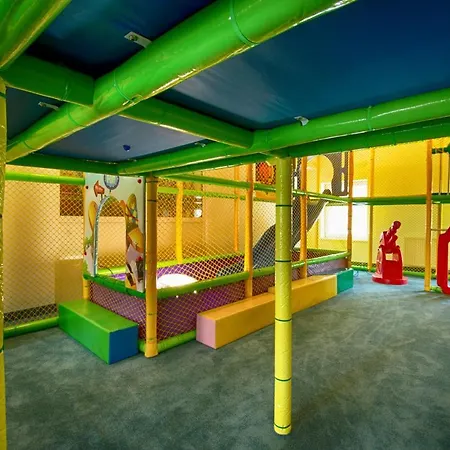 منتجع Osrodek Wypoczynkowy Familifan